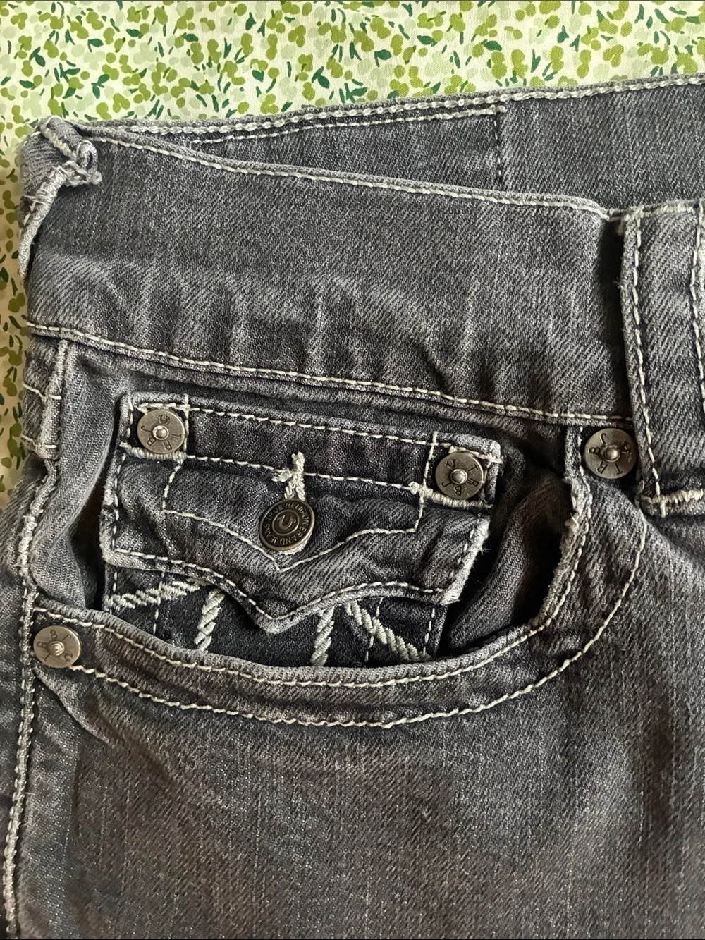 True Religion Gray Ricky Bootcut Jeans with Signature Pocket Stitching size 34